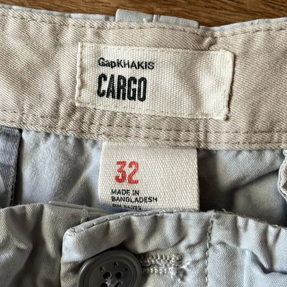 Gap Cargo Shorts size 32 - Picture 3 of 3